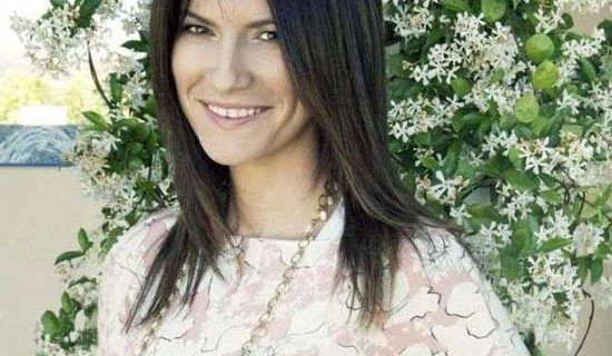 Laura Pausini tra poco sarà mamma Laura Pausini tra poco sarà mamma