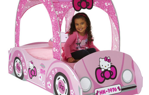 Il lettino auto di Hello Kitty Il lettino auto di Hello Kitty
