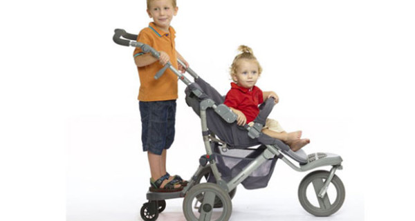 Ez Step, la pedana universale per trasportare due bambini su un solo passeggino Ez Step, la pedana universale per trasportare due bambini su un solo passeggino