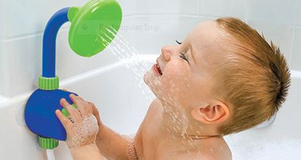 Doccia a prova di bambino. Ecco una soluzione pratica e divertente Doccia a prova di bambino. Ecco una soluzione pratica e divertente