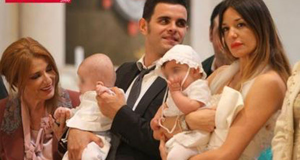 Alessia Fabiani e suoi bimbi in abiti bianchi per il Battesimo Alessia Fabiani e suoi bimbi in abiti bianchi per il Battesimo