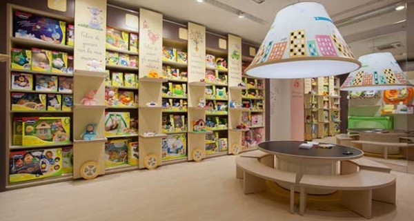 Negozi Chicco studiati per andare incontro a genitori e bambini Negozi Chicco studiati per andare incontro a genitori e bambini