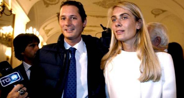 Battesimo in rosa per Vita, la figlia di John Elkann e Lavinia Borromeo Battesimo in rosa per Vita, la figlia di John Elkann e Lavinia Borromeo