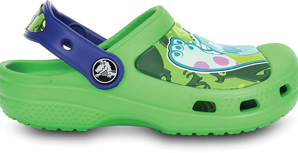 Crocs presenta il modello Monsters Clog con i personaggi di Monsters Inc. Mike e Sulley Crocs presenta il modello Monsters Clog con i personaggi di Monsters Inc. Mike e Sulley