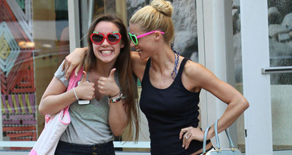 Aurora Ramazzotti, la figlia di Eros e Michelle, fa divertire su Instagram Aurora Ramazzotti, la figlia di Eros e Michelle, fa divertire su Instagram
