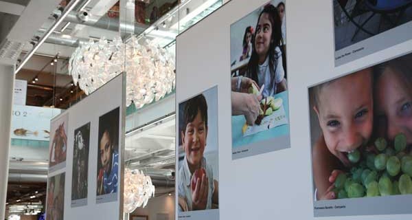 Tutti Pazzi per la Frutta: la mostra fotografica dei bambini arriva da Eataly a Roma Tutti Pazzi per la Frutta: la mostra fotografica dei bambini arriva da Eataly a Roma