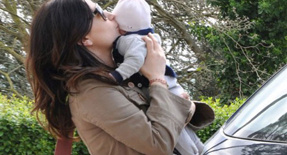 Laura Pausini mamma: nuovo album e tour mondiale, ma sempre con Paola Laura Pausini mamma: nuovo album e tour mondiale, ma sempre con Paola