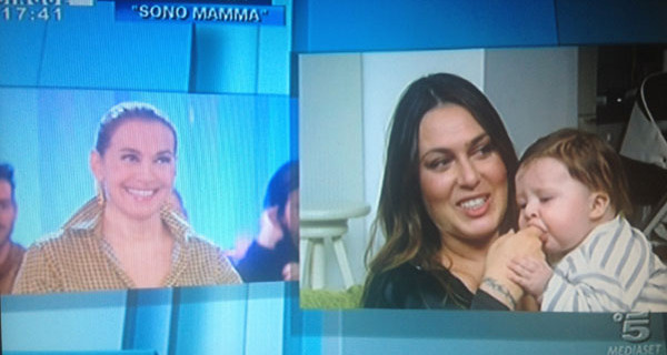 Sara Ventura a Pomeriggio 5 presenta il suo bambino: ecco Enea Sara Ventura a Pomeriggio 5 presenta il suo bambino: ecco Enea