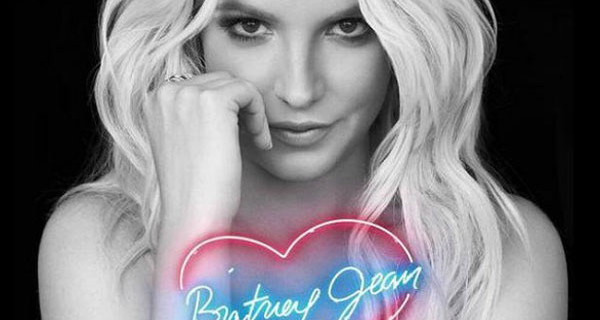 Britney Spears presenta il suo nuovo album “Britney Jean” e dichiara: “Mi piacerebbe avere ancora bambini” Britney Spears presenta il suo nuovo album “Britney Jean” e dichiara: “Mi piacerebbe avere ancora bambini”