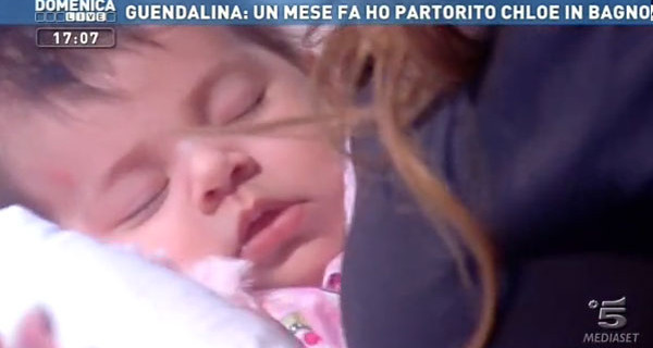 Guendalina Tavassi a Domenica Live con la piccola Chloe: “Ecco la mia vita da mamma-bis” Guendalina Tavassi a Domenica Live con la piccola Chloe: “Ecco la mia vita da mamma-bis”