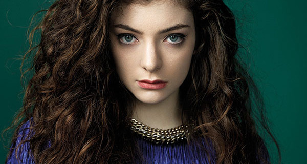 Lorde, la teenager più influente del mondo: “Non sono come Miley Cyrus, lei non scrive musica” Lorde, la teenager più influente del mondo: “Non sono come Miley Cyrus, lei non scrive musica”