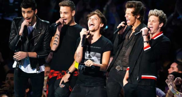 Finalmente in vendita Midnight Memories, il nuovo album degli One Direction. E’ già record! Finalmente in vendita Midnight Memories, il nuovo album degli One Direction. E’ già record!