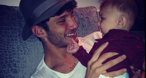 Ecco cosa ha fatto Stefano De Martino per proteggere il figlio Santiago. Sarà vero? Ecco cosa ha fatto Stefano De Martino per proteggere il figlio Santiago. Sarà vero?