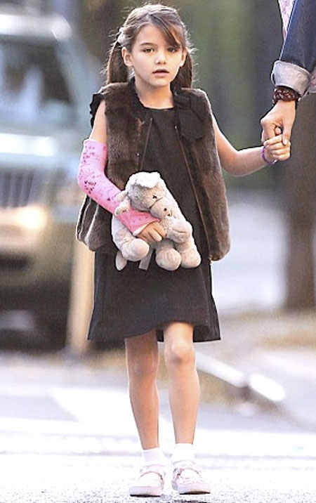 suri-cruise-look