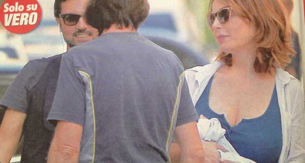 Violante Placido neo mamma: ecco le prime foto con il piccolo Vasco Violante Placido neo mamma: ecco le prime foto con il piccolo Vasco