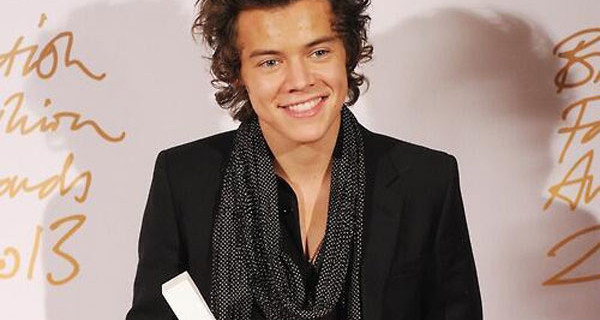 Harry Styles degli One Direction ha vinto il premio di British Style Icon Harry Styles degli One Direction ha vinto il premio di British Style Icon