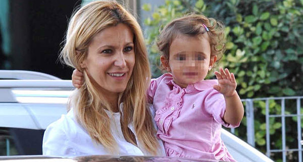 Adriana Volpe mamma: “Da quando c’è mia figlia il Natale per me ha un senso diverso” Adriana Volpe mamma: “Da quando c’è mia figlia il Natale per me ha un senso diverso”