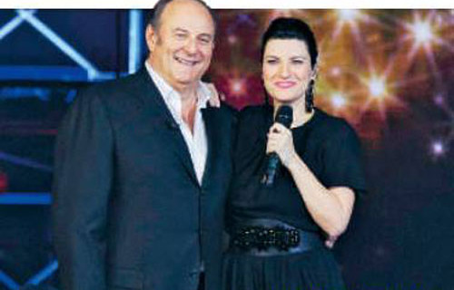 Io Canto Christmas 2013, puntata speciale con Laura Pausini il 16 dicembre Io Canto Christmas 2013, puntata speciale con Laura Pausini il 16 dicembre