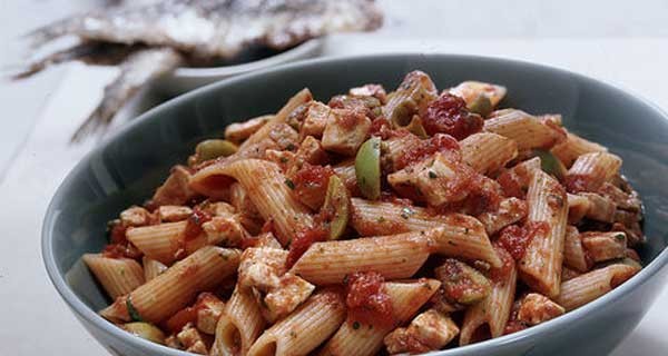 La ricetta della pasta al ragù di pesce spada: un piatto unico perfetto per i bambini La ricetta della pasta al ragù di pesce spada: un piatto unico perfetto per i bambini