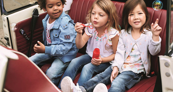 Pepe Jeans London Junior & Kids: la campagna SS2014 scattata per le strade di Londra Pepe Jeans London Junior & Kids: la campagna SS2014 scattata per le strade di Londra