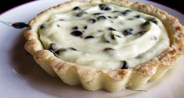 Ricetta della crostata di ricotta e cioccolato: il dolce amato anche dai bambini Ricetta della crostata di ricotta e cioccolato: il dolce amato anche dai bambini