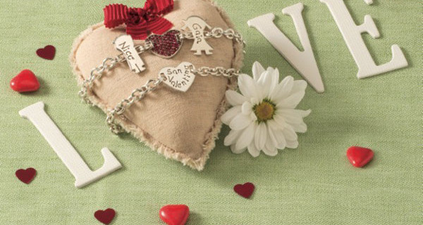 Braccialetti e anelli de ibamboli per San Valentino. Perfetti anche per le mamme Braccialetti e anelli de ibamboli per San Valentino. Perfetti anche per le mamme