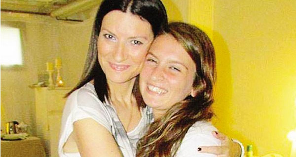 Laura Pausini vicina alla malattia di una giovane fan: il sogno di Giorgia è diventato realtà Laura Pausini vicina alla malattia di una giovane fan: il sogno di Giorgia è diventato realtà
