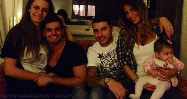 Anna Munafò ed Emanuele Trimarchi con Guendalina Tavassi e la piccola Chloe Anna Munafò ed Emanuele Trimarchi con Guendalina Tavassi e la piccola Chloe