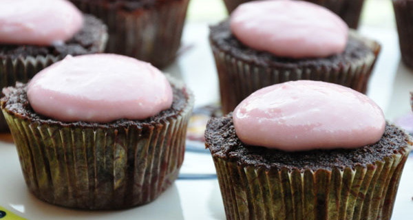 Dolci per bambini celiaci: i cupcake al cioccolato senza glutine con glassa di ricotta Dolci per bambini celiaci: i cupcake al cioccolato senza glutine con glassa di ricotta