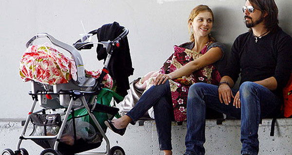 Terzo fiocco rosa in casa Foo Fighters: Dave Grohl di nuovo papà di una femmina Terzo fiocco rosa in casa Foo Fighters: Dave Grohl di nuovo papà di una femmina