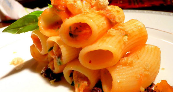 Ricetta dei Rigatoni con Sugo di Zucchine: un gustoso primo piatto per bambini Ricetta dei Rigatoni con Sugo di Zucchine: un gustoso primo piatto per bambini