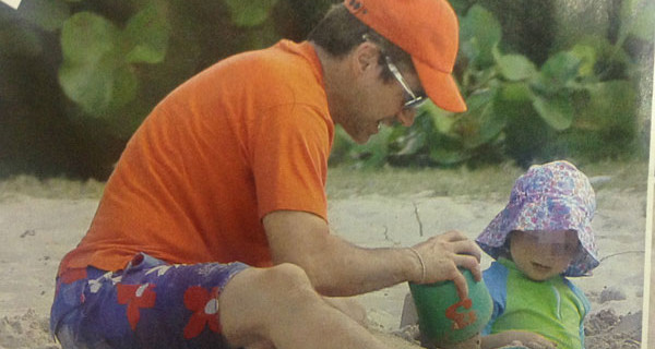 Robert Downey Jr. toglie la maschera di Iron Man e si mette a fare il papà Robert Downey Jr. toglie la maschera di Iron Man e si mette a fare il papà