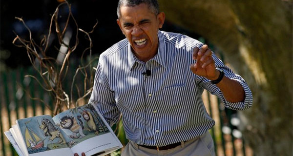 Durante l’Easter Egg Roll Barack Obama gioca e si diverte con i bambini Durante l’Easter Egg Roll Barack Obama gioca e si diverte con i bambini