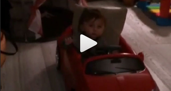 La festa per il primo compleanno di Santiago De Martino. Il video della nonna La festa per il primo compleanno di Santiago De Martino. Il video della nonna