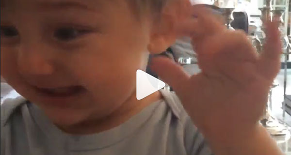 Santiago dice mamma e Belen Rodriguez si scioglie. VIDEO Santiago dice mamma e Belen Rodriguez si scioglie. VIDEO