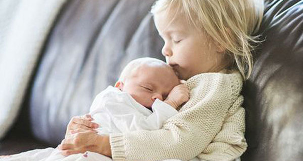 Le sorelle maggiori sono le più intelligenti in famiglia: lo dice la ricerca Le sorelle maggiori sono le più intelligenti in famiglia: lo dice la ricerca