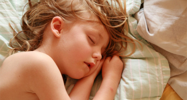 Bambini e zanzare, ecco come proteggerli in estate Bambini e zanzare, ecco come proteggerli in estate