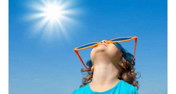 Allarme caldo! Ecco i consigli giusti da seguire per i bambini Allarme caldo! Ecco i consigli giusti da seguire per i bambini