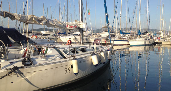 Crociera in barca a vela anche per famiglie: la nostra esperienza con Vivere La Vela e Sportboom Crociera in barca a vela anche per famiglie: la nostra esperienza con Vivere La Vela e Sportboom