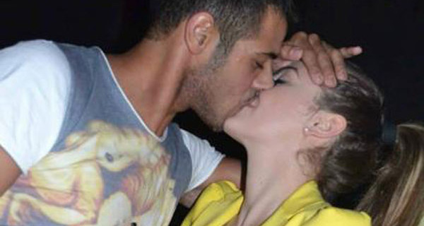 Aldo e Alessia scrivono ai fan: “Stiamo affrontando dei problemi” Ecco cos’è successo Aldo e Alessia scrivono ai fan: “Stiamo affrontando dei problemi” Ecco cos’è successo