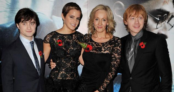 Harry Potter, il nuovo racconto di J.K. Rowling: i maghi di Hogwarts sono tornati Harry Potter, il nuovo racconto di J.K. Rowling: i maghi di Hogwarts sono tornati