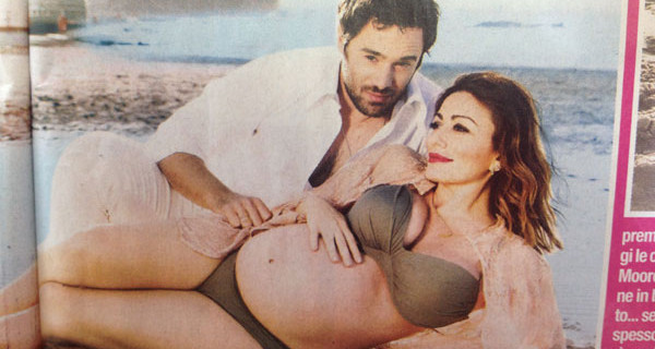 Ludovico Fremont, da “I Cesaroni” alla nuova vita da papà. Le foto del pancione di Alma Manera Ludovico Fremont, da “I Cesaroni” alla nuova vita da papà. Le foto del pancione di Alma Manera