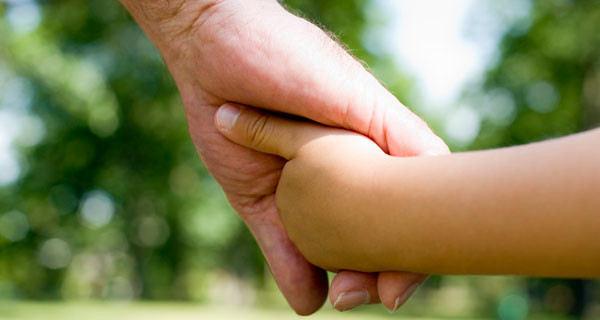 Rapporto nonni – nipoti: amore, insegnamento e condivisione. Ecco com’è in Italia Rapporto nonni – nipoti: amore, insegnamento e condivisione. Ecco com’è in Italia