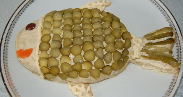 Il pesce finto con tonno e patate, la ricetta ideale per i bambini Il pesce finto con tonno e patate, la ricetta ideale per i bambini