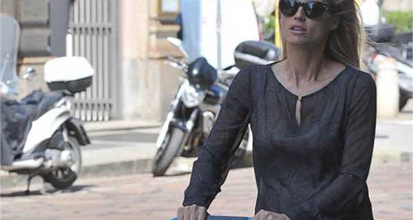 Michelle Hunziker presto mamma tris sceglie il passeggino CYBEX by Jeremy Scott Michelle Hunziker presto mamma tris sceglie il passeggino CYBEX by Jeremy Scott