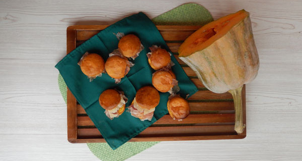 Scones salati alla zucca: un gustoso finger food per bambini. Ricetta Scones salati alla zucca: un gustoso finger food per bambini. Ricetta