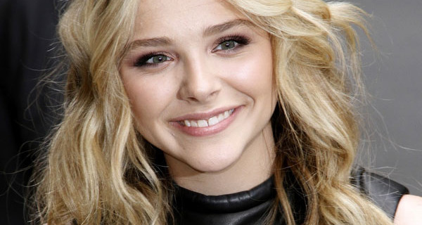 Chloe Moretz, 17 anni e 15 anni di carriera: “Non voglio più fare i compiti sul set” Chloe Moretz, 17 anni e 15 anni di carriera: “Non voglio più fare i compiti sul set”