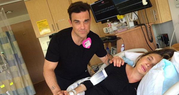 Robbie Williams è diventato papà per la seconda volta: le foto del travaglio della moglie su Twitter Robbie Williams è diventato papà per la seconda volta: le foto del travaglio della moglie su Twitter