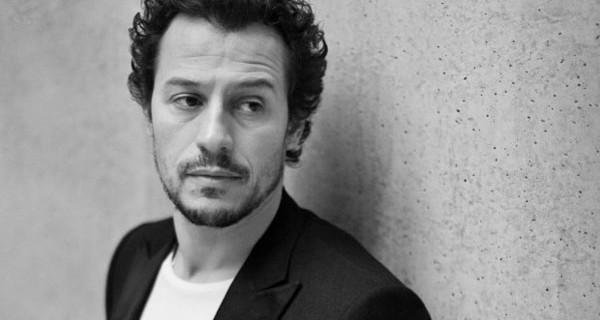 Intervista a Stefano Accorsi: “L’unica cosa che cerco è il rapporto con i miei figli” Intervista a Stefano Accorsi: “L’unica cosa che cerco è il rapporto con i miei figli”