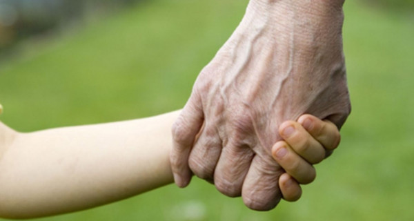 Il nonno più giovane d’Italia ha 32 anni: la sua storia Il nonno più giovane d’Italia ha 32 anni: la sua storia